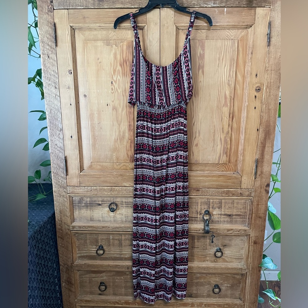 Elegant Patterned Maxi Dress